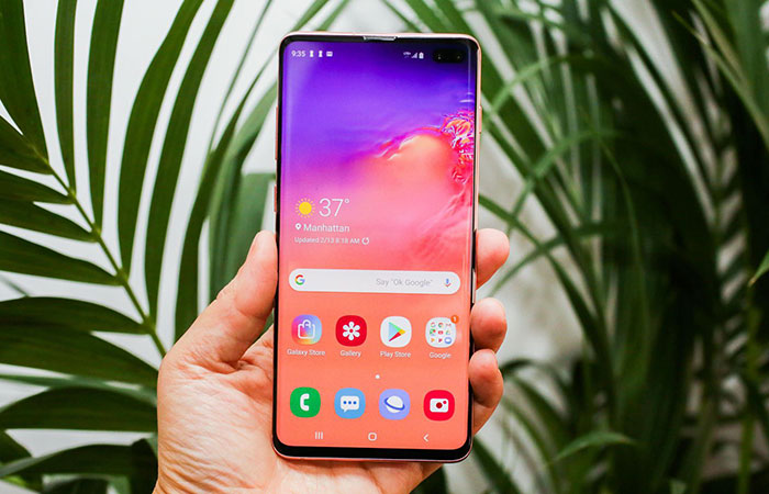 лучшие смартфоны с большим экраном Samsung Galaxy S10 Plus 