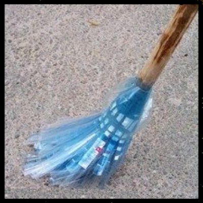 metla-iz-plastikovoj-butylki1