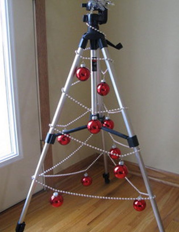 tripod-christmas-tree