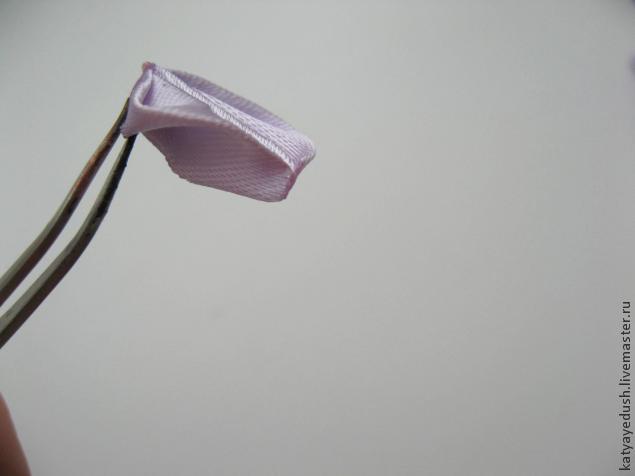 МК цветка из ткани в технике канзаши, фото № 7