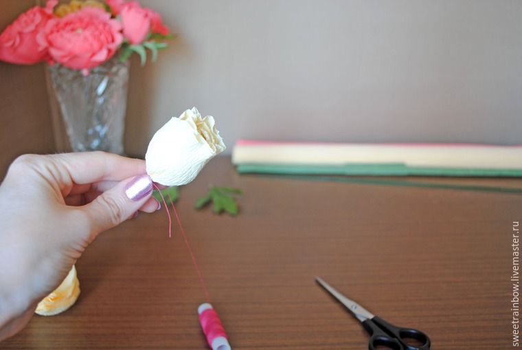 Создаем пионовидные цветы и бутоны для букета из конфет, фото № 4
