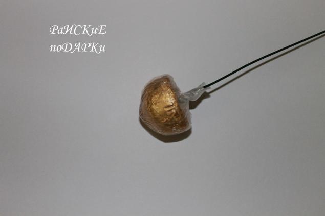 Бутон розы с конфеткой из гофробумаги креп, фото № 6