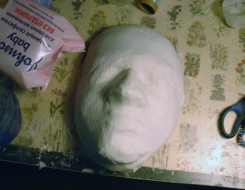 Карнавальная маска из папье-маше или самоотвердевающего пластика, безупречно сидящая на лице, фото № 6