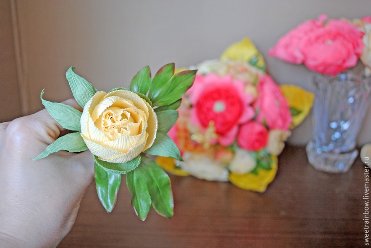 Создаем пионовидные цветы и бутоны для букета из конфет, фото № 21