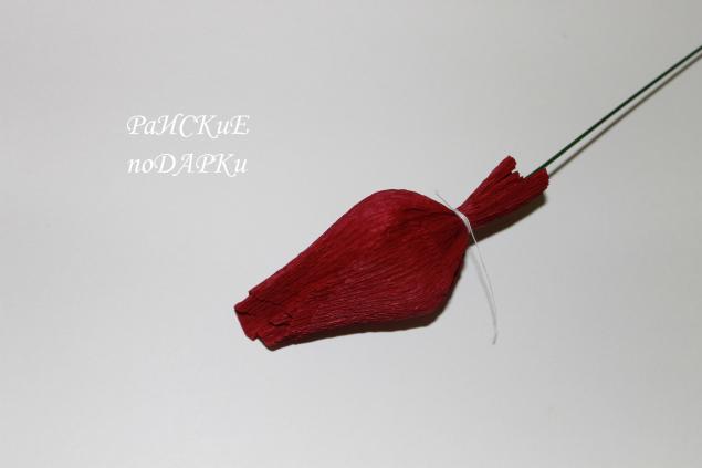 Бутон розы с конфеткой из гофробумаги креп, фото № 10
