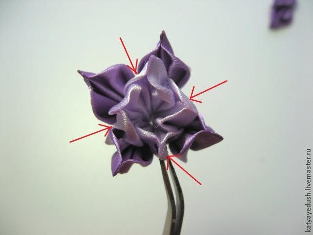МК цветка из ткани в технике канзаши, фото № 15