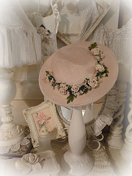 Интерьерный декор шляпами: множество интересных вариантов, фото № 31