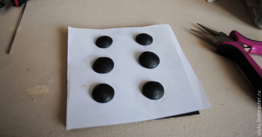 Как сделать из полимерной глины пришивные глазки для игрушек, фото № 7