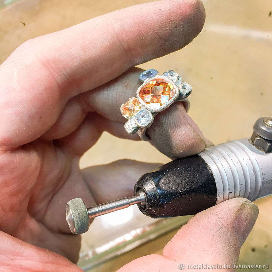 Процесс изготовления кольца с цирконами из металлической глины, фото № 14
