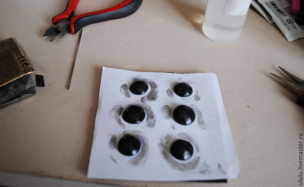 Как сделать из полимерной глины пришивные глазки для игрушек, фото № 8