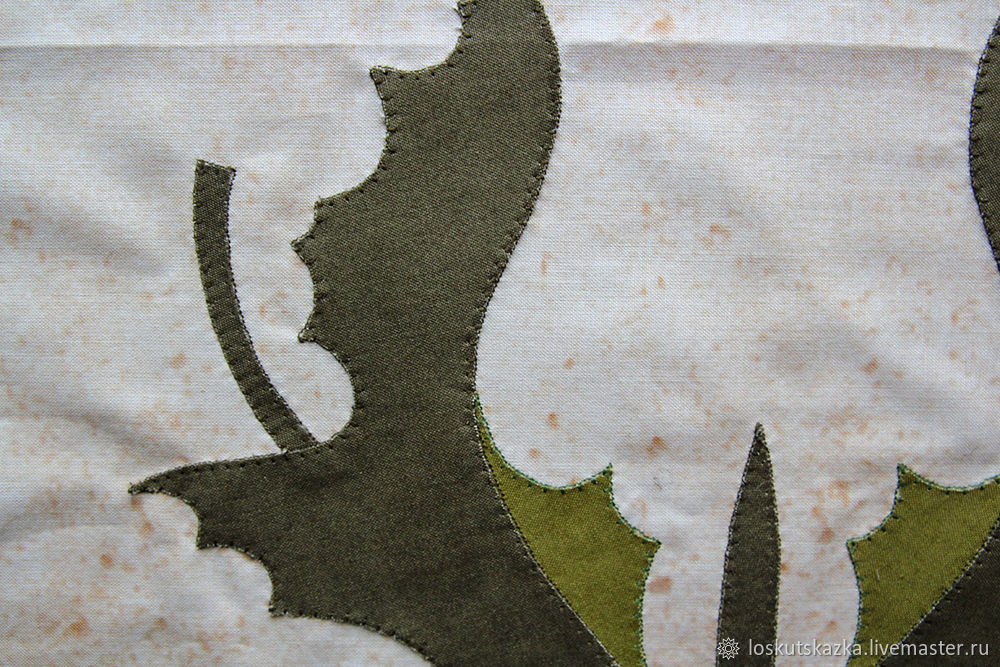 Панно «Одуванчики» — аппликация из ткани с использованием двусторонней клеевой (паутинки на бумаге), фото № 19