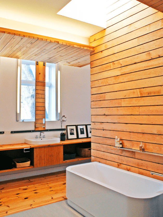 евровагонка на стене в интерьере ванной