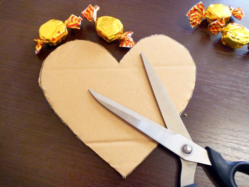 Свит дизайн "Букет из конфет в форме сердечка"