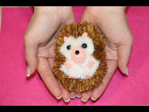 Как сделать Ёжика из помпонов /how to make a hedgehog from pom pom