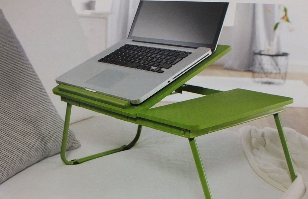 Узкий высокий стол для ноутбука