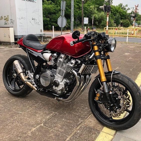 Фото Yamaha XJR 1300