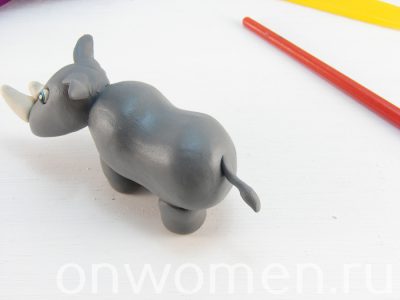Носорог из пластилина
