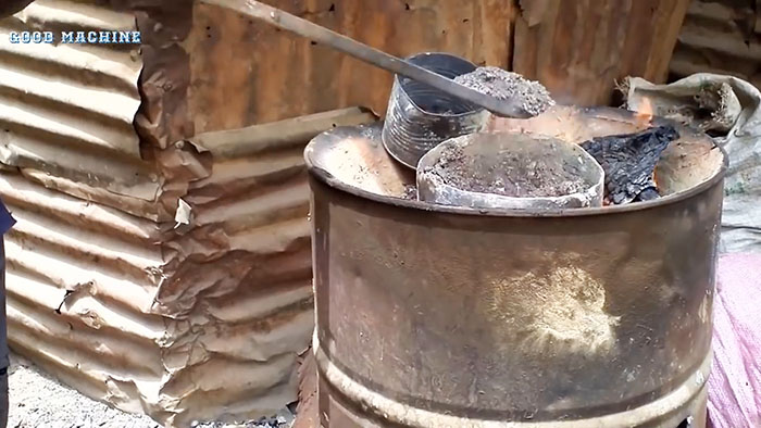 Отливка посуды из алюминиевых банок
