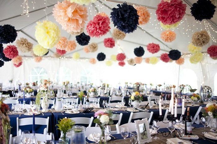 бумажные цветы в декоре свадьбы