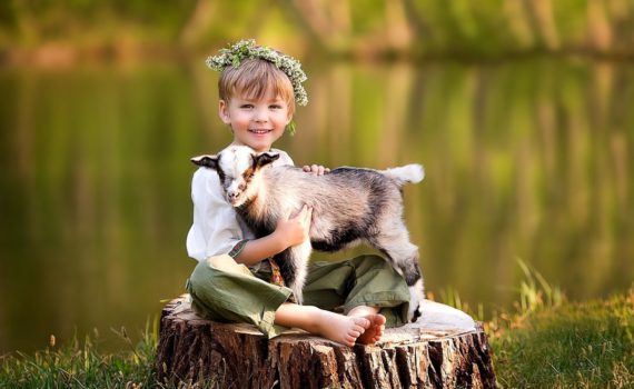 детская фотосессия, девочка с козой
